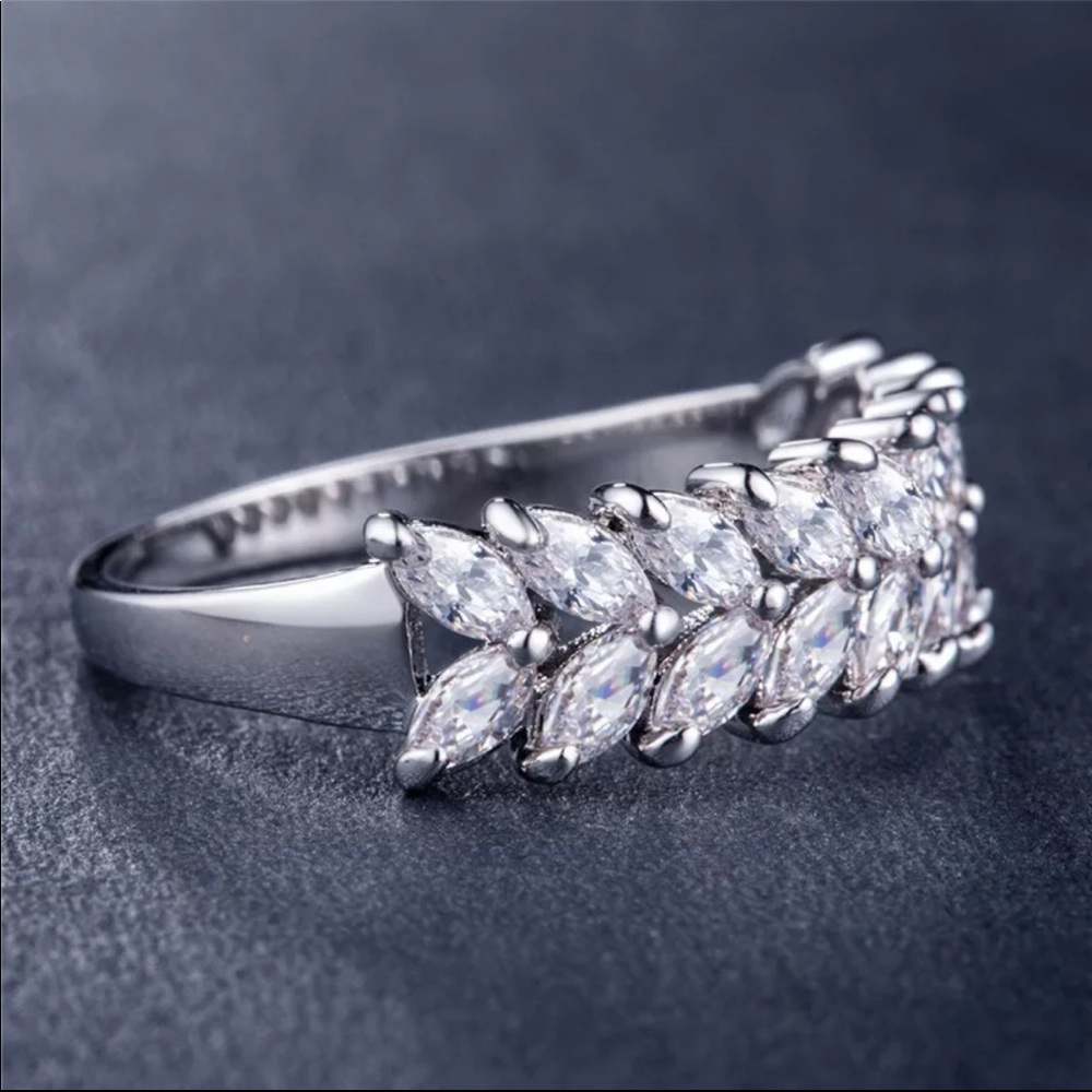 New Women’s 925 Silver Diamond Wedding Ring - Picture 3 of 4